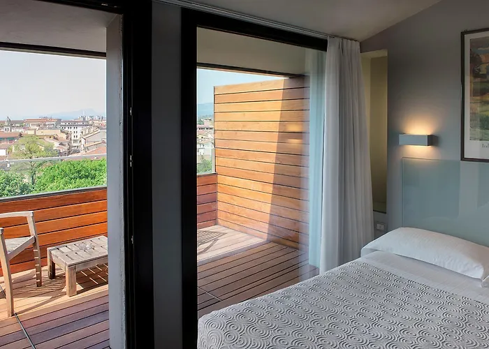 Hotel Verona מלון 3*