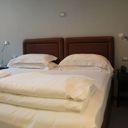 Hotel Verona Ξενοδοχείο 3*