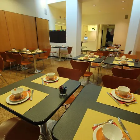 Hotel Verona Ξενοδοχείο 3*